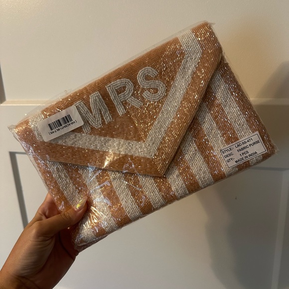 Sealed In Love Pink And White Beaded Clutch - Red Dress Boutique - Picture 2 of 3